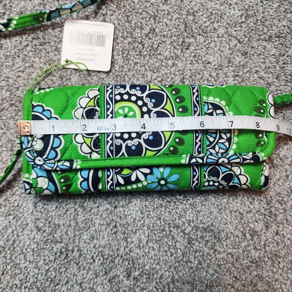 NWT Vera Bradley Sleek Wallet in Cupcake Green Crossbody - Picture 7 of 10